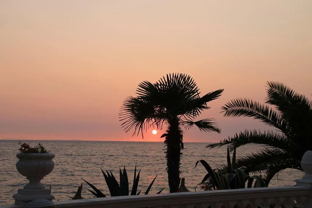 Popi Rooms Sarande